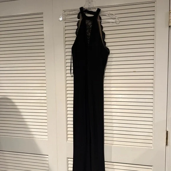 Elegant Black Lace Halter Dress - Picture 2 of 5